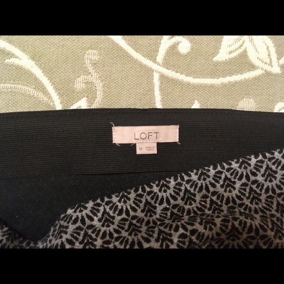 LOFT Stretch Mini Skirt - Picture 2 of 2